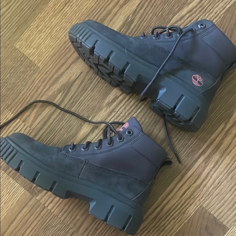 Timberland Women's Black and Pink Combat Boots